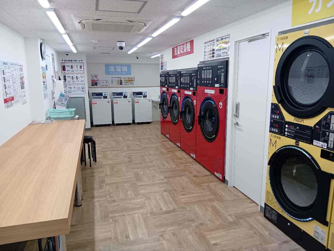 767号 王子町店の写真